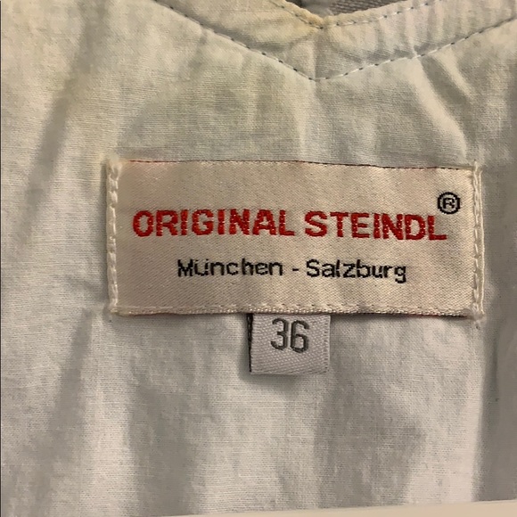 Authentic Dirndl from Munich - Picture 4 of 6